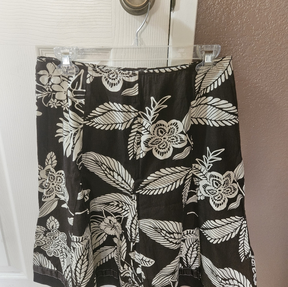 Dress Barn skirt size 4